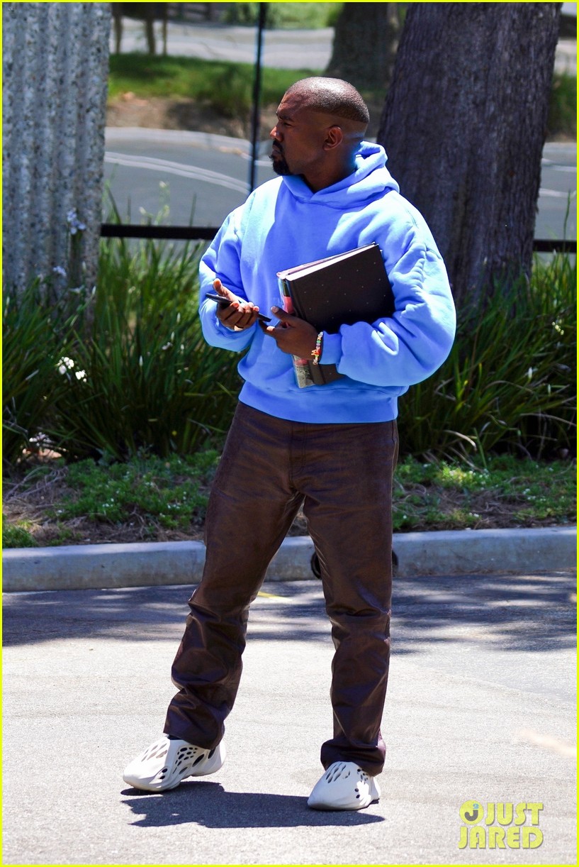 Kanye West Heads to His Office in Calabasas With a New Haircut