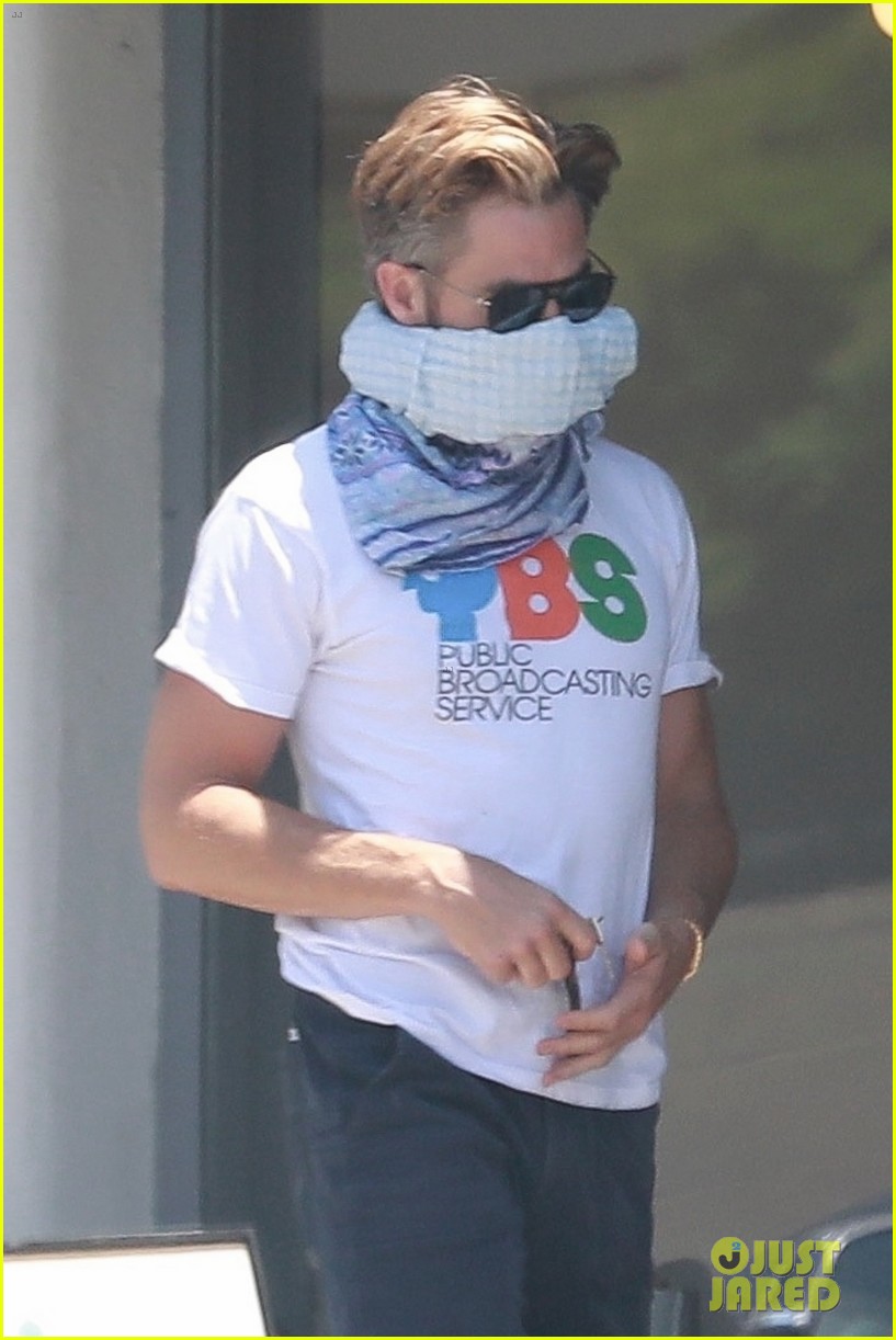 Chris Pine Heads Out on a Solo Coffee Run Over Fourth of July Weekend
