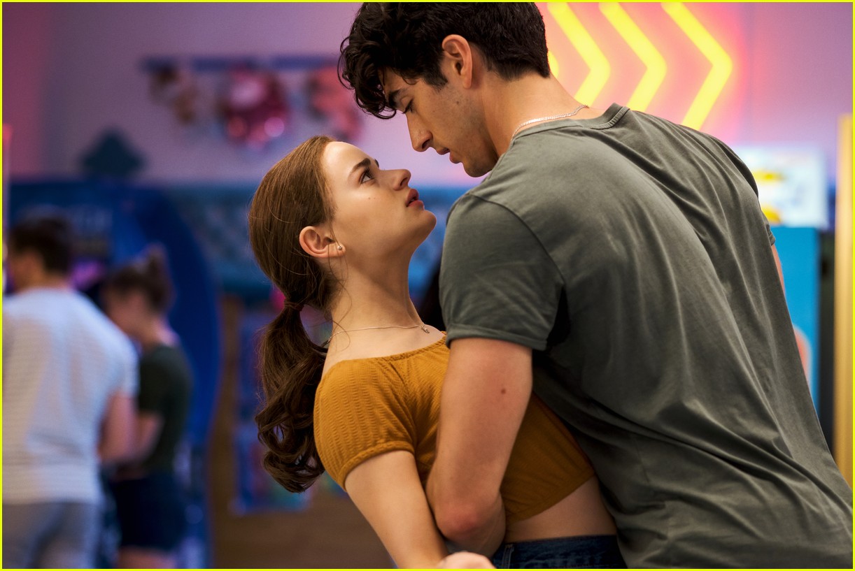 The Kissing Booth 2's Joey King Talks Noah vs. Marco - Plus, She Wants Your Vote!