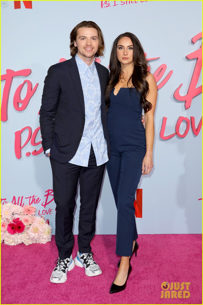 Kissing Booth's Joel Courtney Is Married to Mia Scholink!