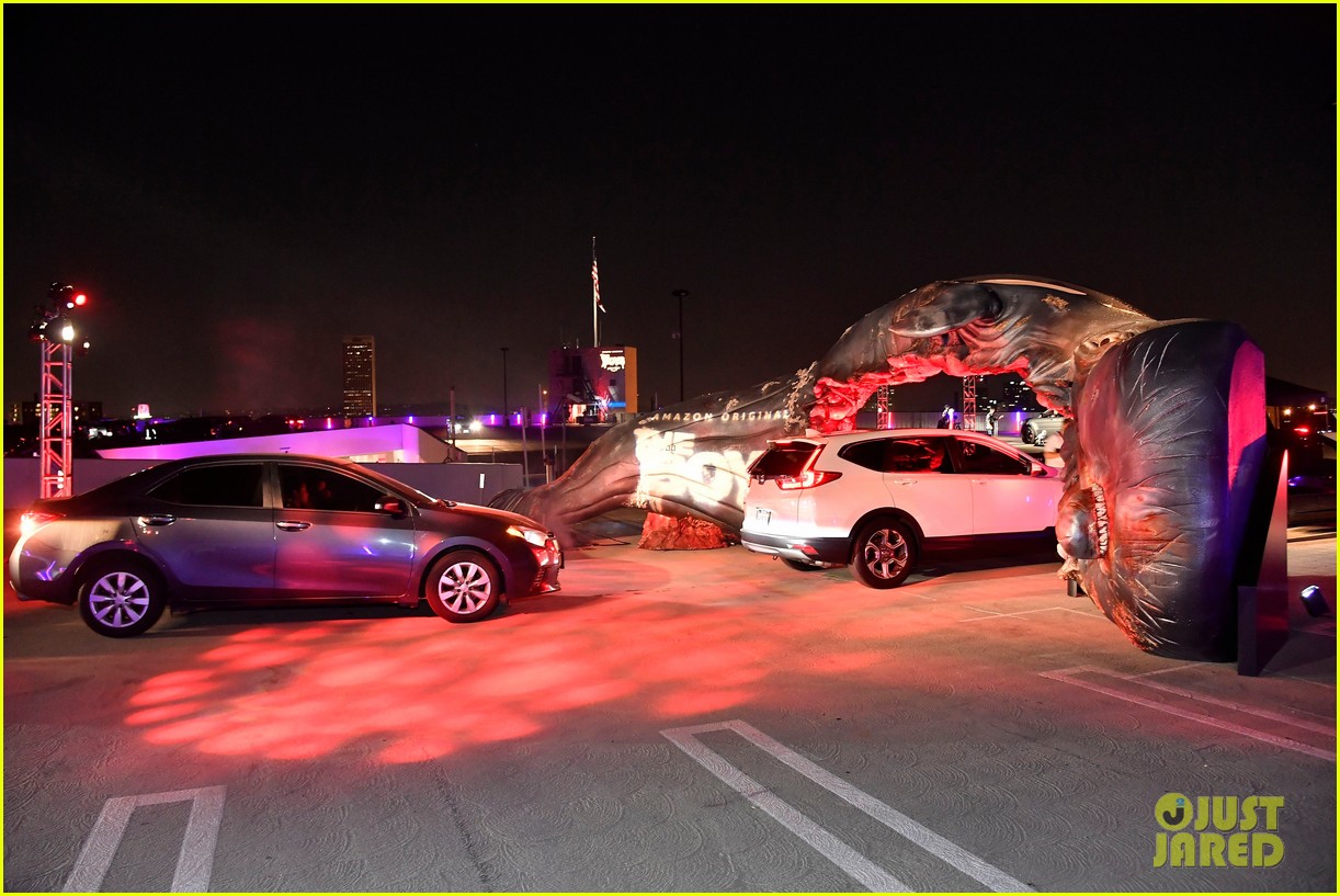 Jack Quaid & Girlfriend Lizzy McGroder Cuddle Up at 'The Boys' Season 2 Drive-In Premiere!