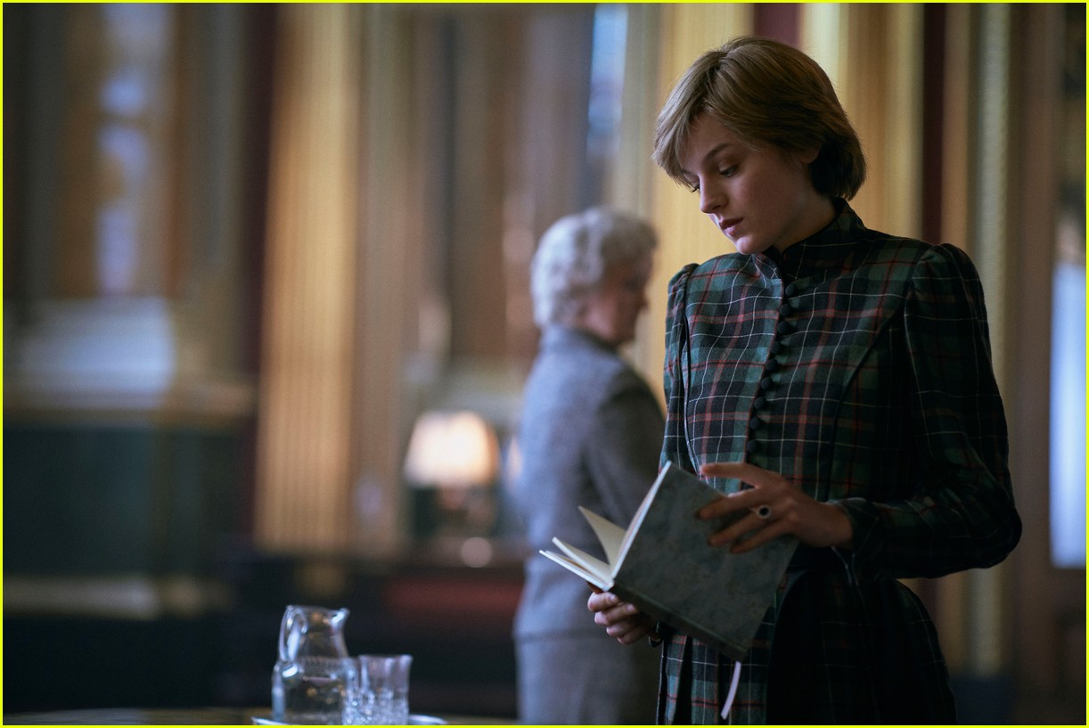 The Crown's Emma Corrin Talks Possibility of Meeting Princes William & Harry One Day