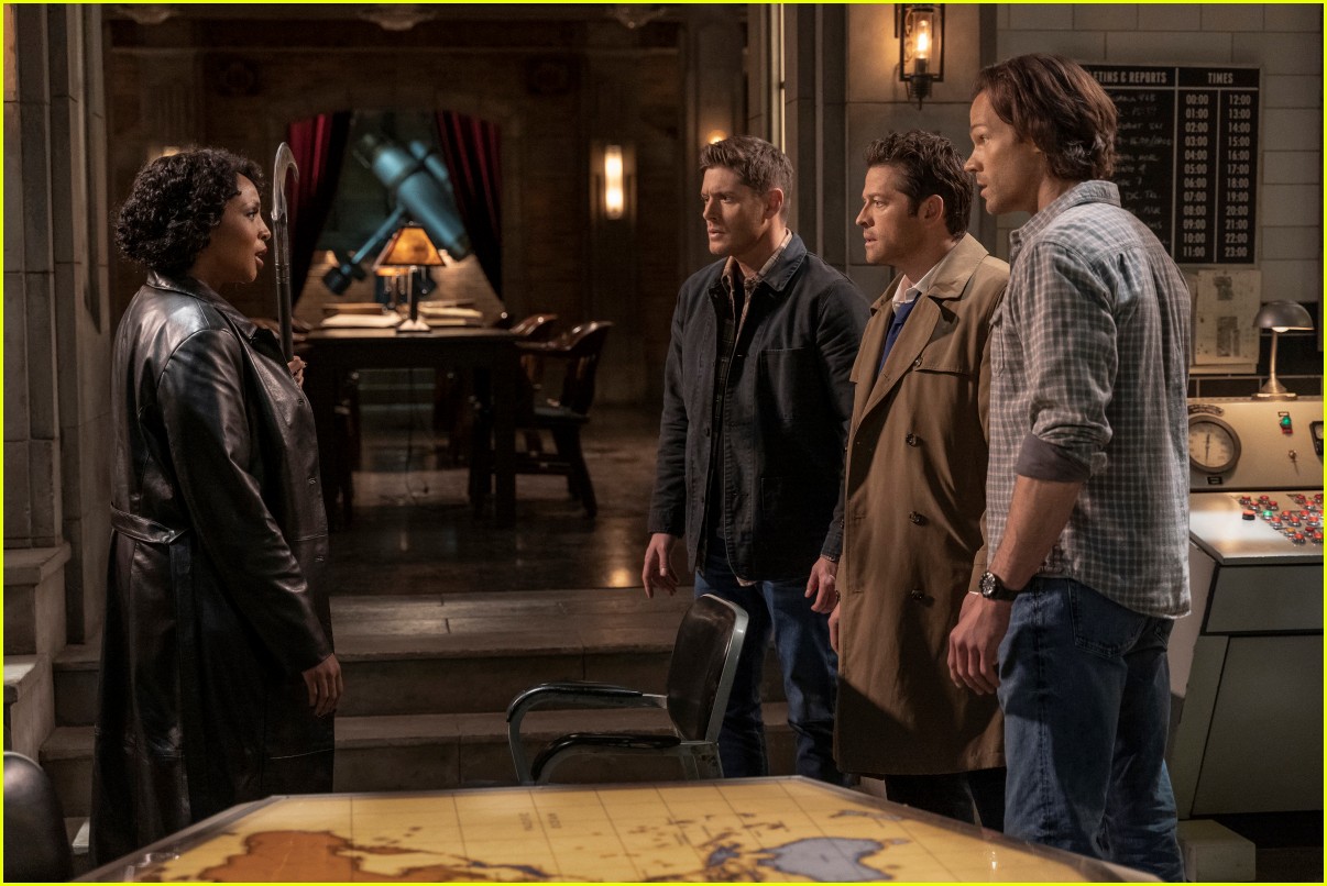'Destiel' Trends After 'Supernatural' Character Reveals He's Gay, Then Dies