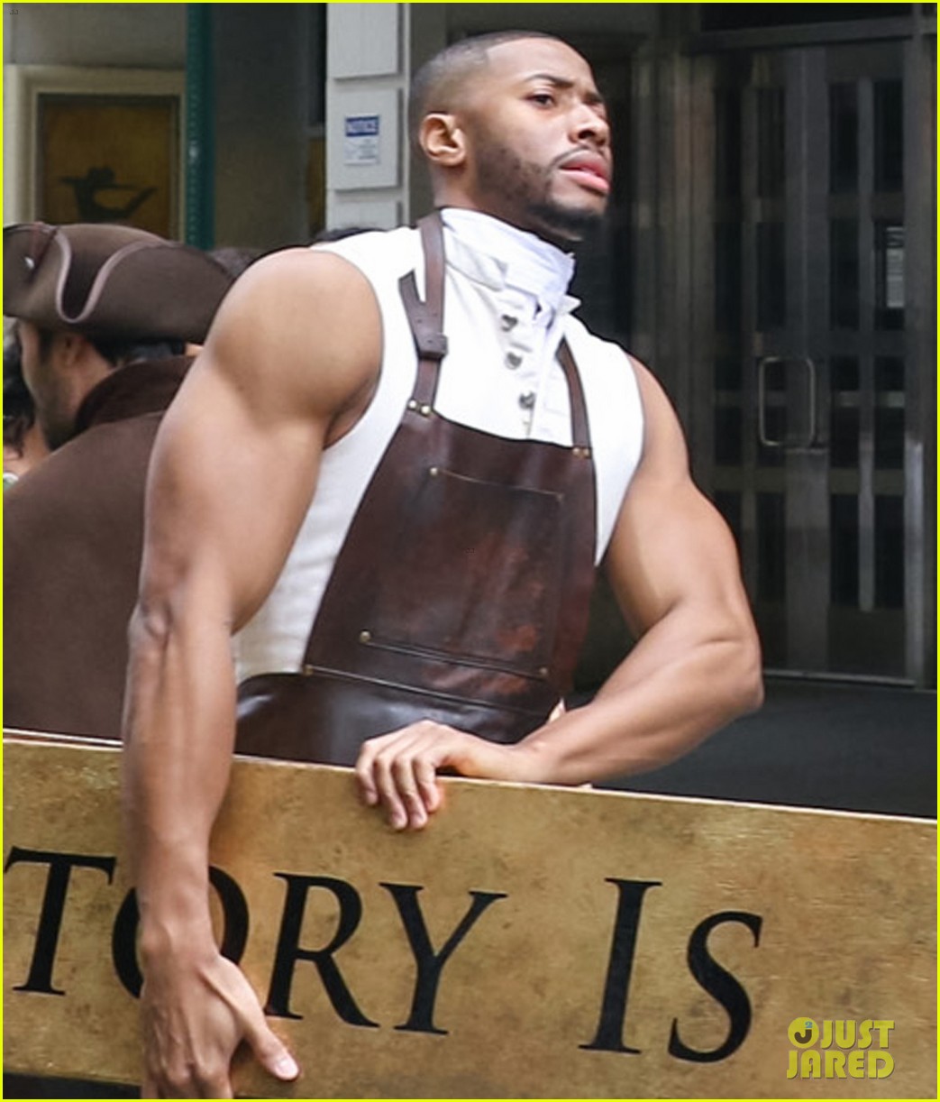 'Hamilton' Fans Are Thirsting for Actor Raymond Baynard Thanks to These New Cast Photos!