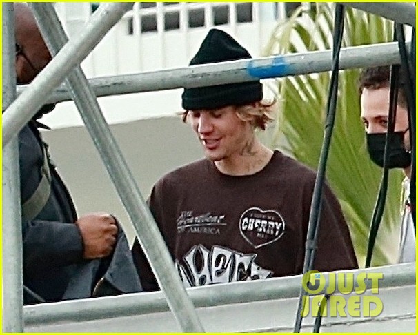 Justin Bieber Spends the Day Rehearsing Ahead of New Year's Eve Performance