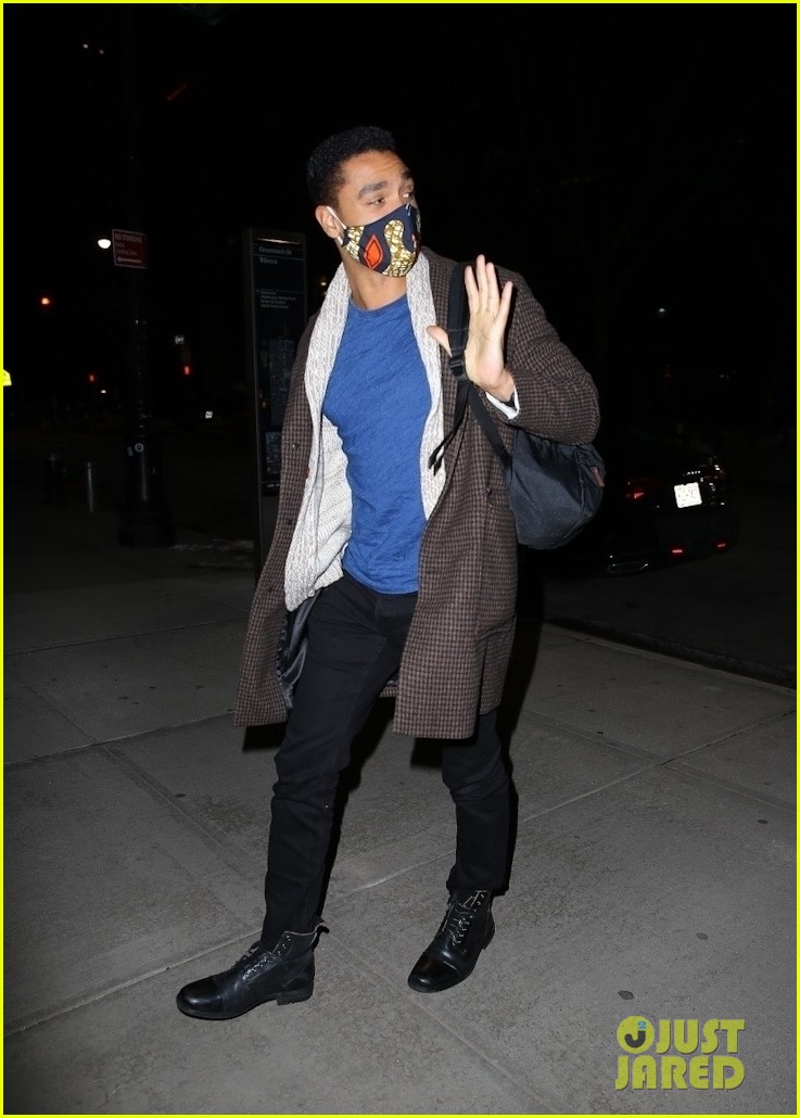 Rege-Jean Page Masks Up While Arriving Back At His Hotel After 'SNL' Rehearsals