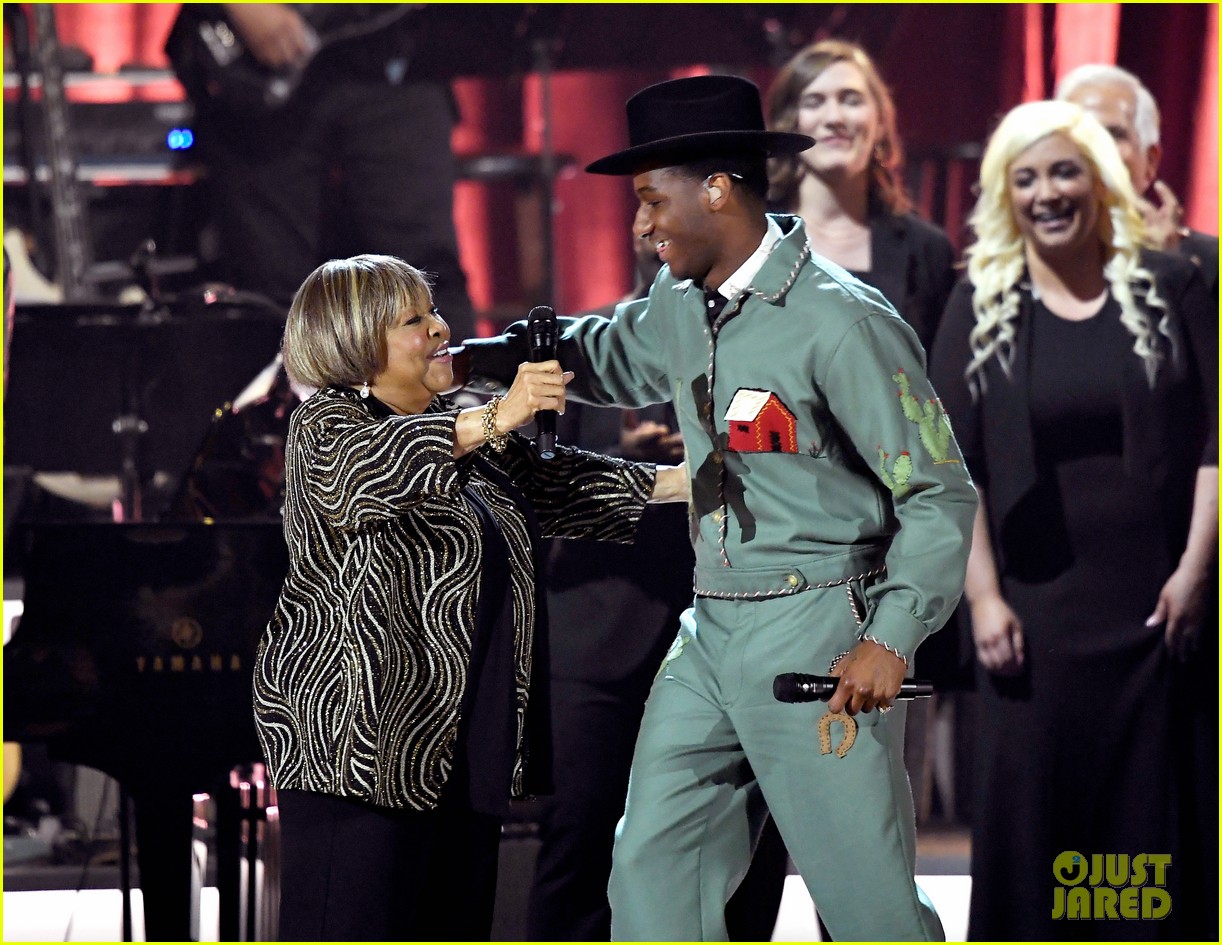 Dolly Parton's MusiCares Concert on Netflix - Full Performers Lineup & Song List!
