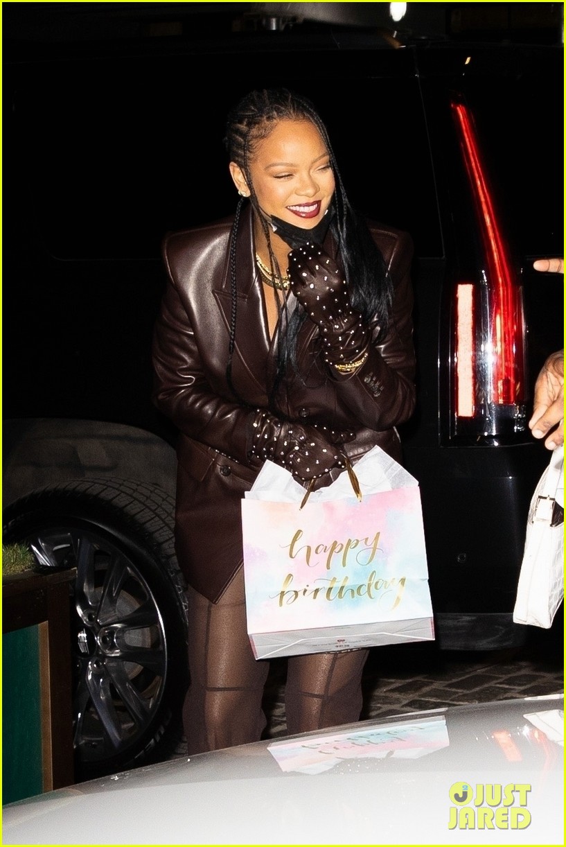 Rihanna Looks So Chic While Celebrating Her Mom's Birthday in New York City