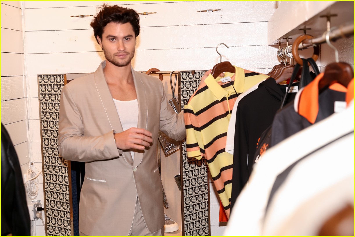 Gossip Girl's Thomas Doherty Makes Official Event Debut with Girlfriend Yasmin Wijnaldum