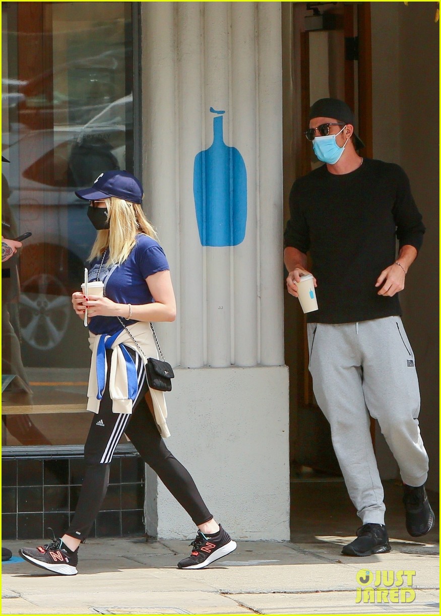 Emma Roberts Goes Sporty for Coffee Run with Boyfriend Garrett Hedlund