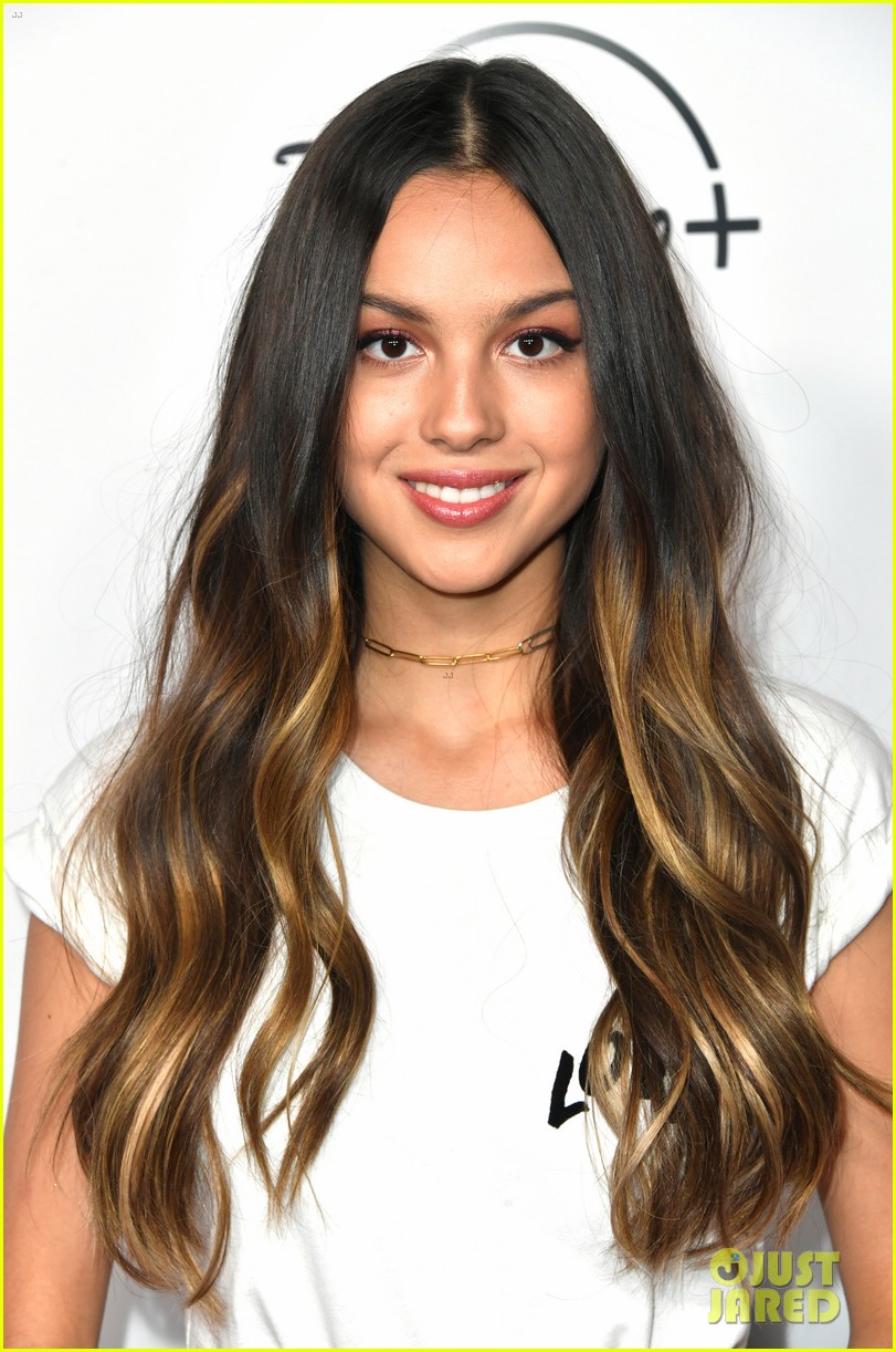 Olivia Rodrigo Reveals What Taylor Swift Wrote to Her in a Handwritten Letter