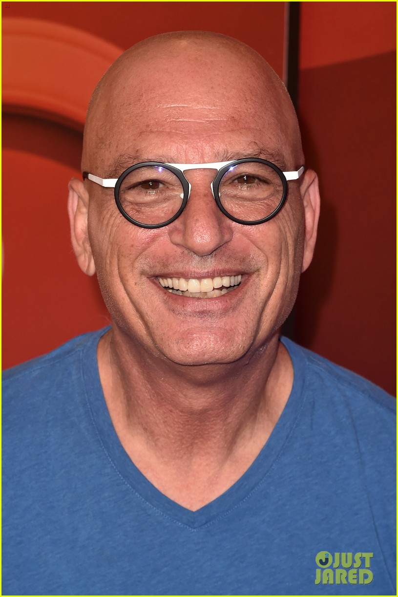 Howie Mandel Gets Honest About 'Painful' OCD Struggle, Says He's 'Living in a Nightmare': 'I'm Broken'