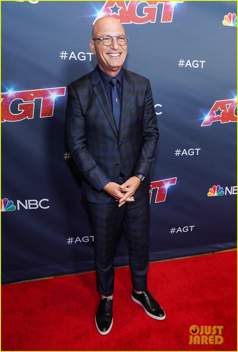 Howie Mandel Gets Honest About 'Painful' OCD Struggle, Says He's 'Living in a Nightmare': 'I'm Broken'