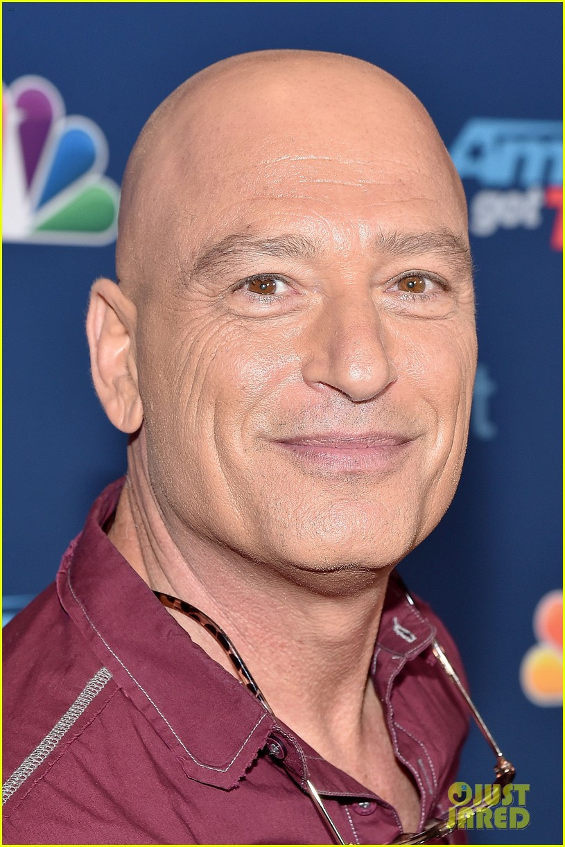 Howie Mandel Gets Honest About 'Painful' OCD Struggle, Says He's 'Living in a Nightmare': 'I'm Broken'