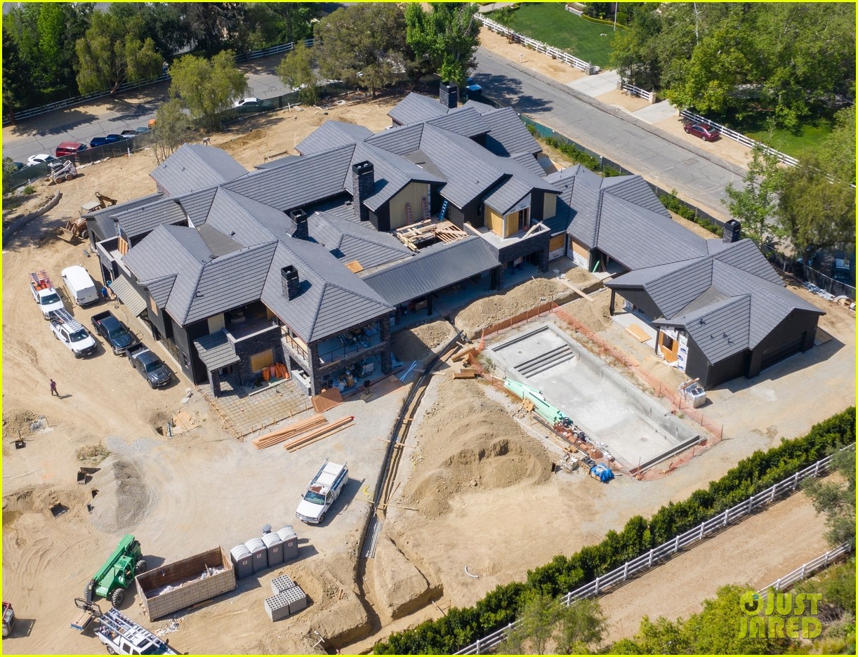 Khloe Kardashian Reveals Shady Business That Happened with the House She's Building
