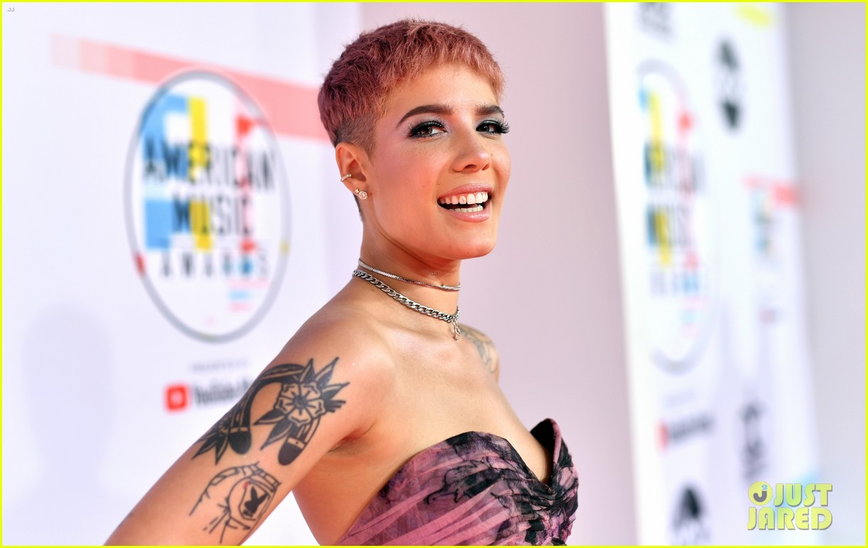 Halsey Reveals What Made Her Feel Like a 'Failure' Amid Pregnancy: 'That's Going to Get Me Slaughtered on the Internet'
