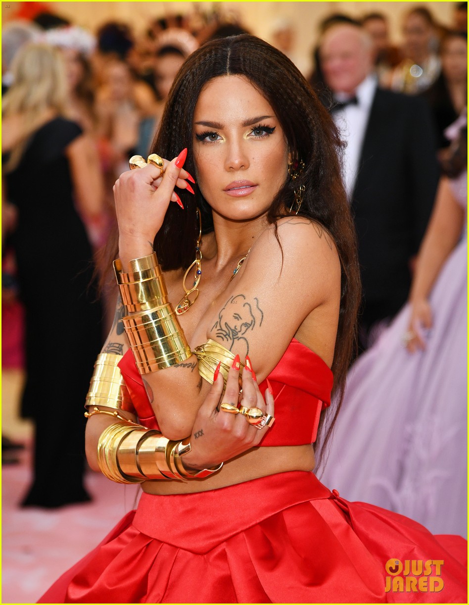 Halsey Gives Birth, Welcomes First Child with Alev Aydin - Name & First Photo Revealed!