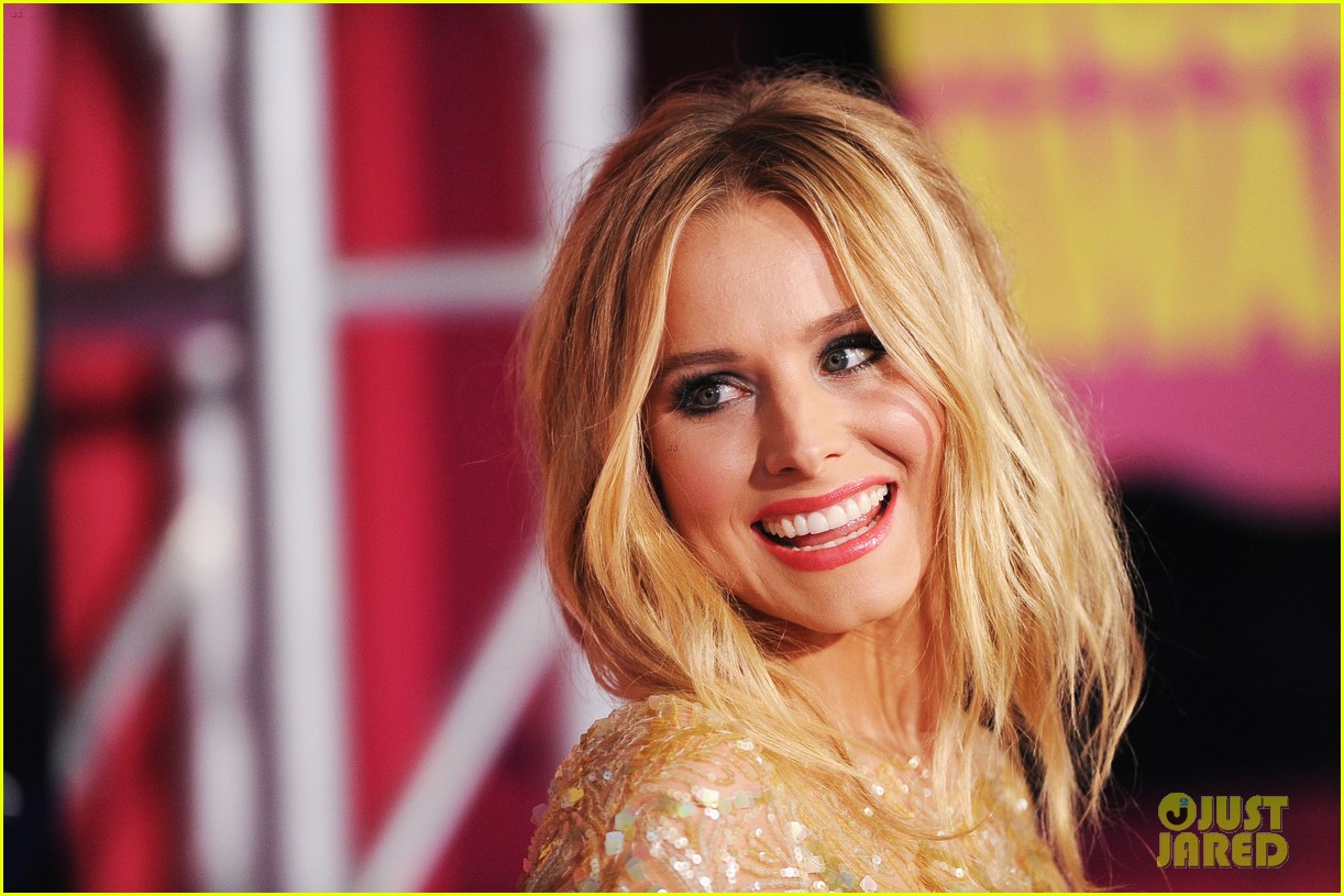 'Gossip Girl' Reboot Wasn't Going To Happen If Kristen Bell Wasn't Involved