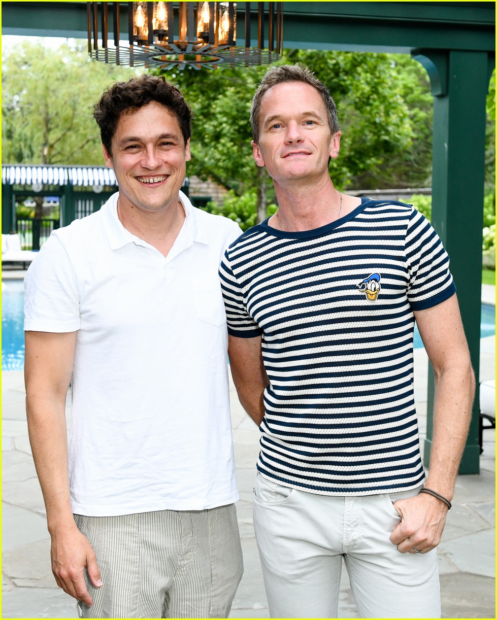 Neil Patrick Harris & Family Host an Outdoor Movie Screening at Their Hamptons Home!