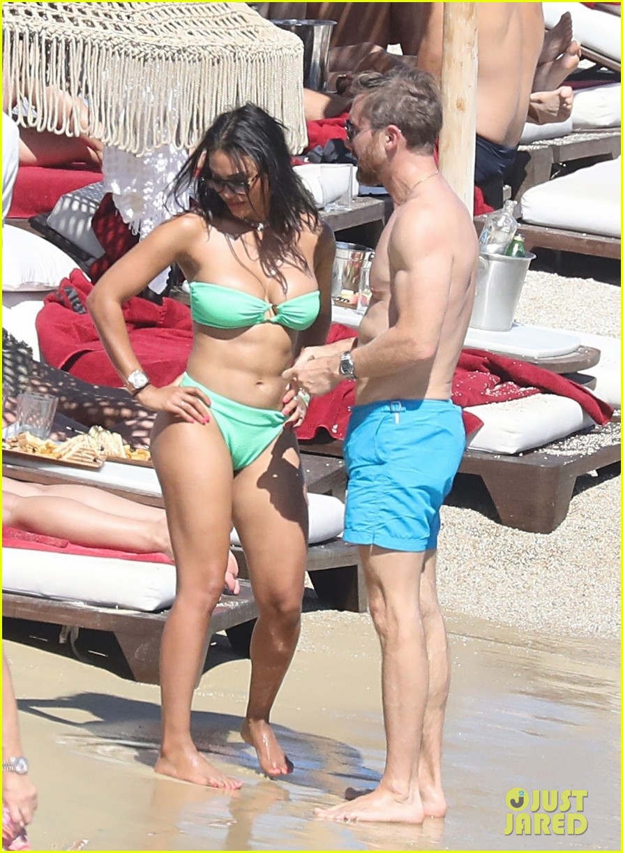 David Guetta Flaunts PDA with Girlfriend Jessica Ledon During Trip to Greece!
