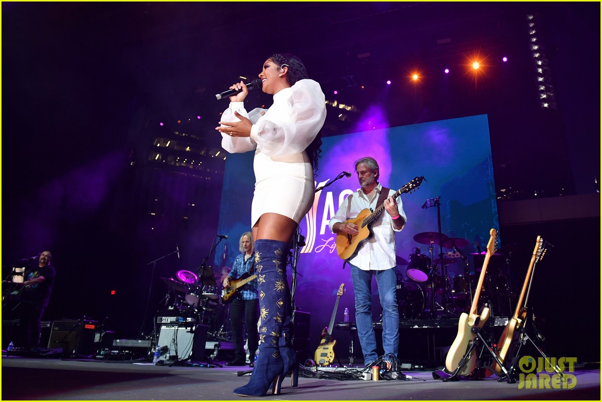 Maren Morris Performs with Ryan Hurd at Country's Big ACM Party Event!