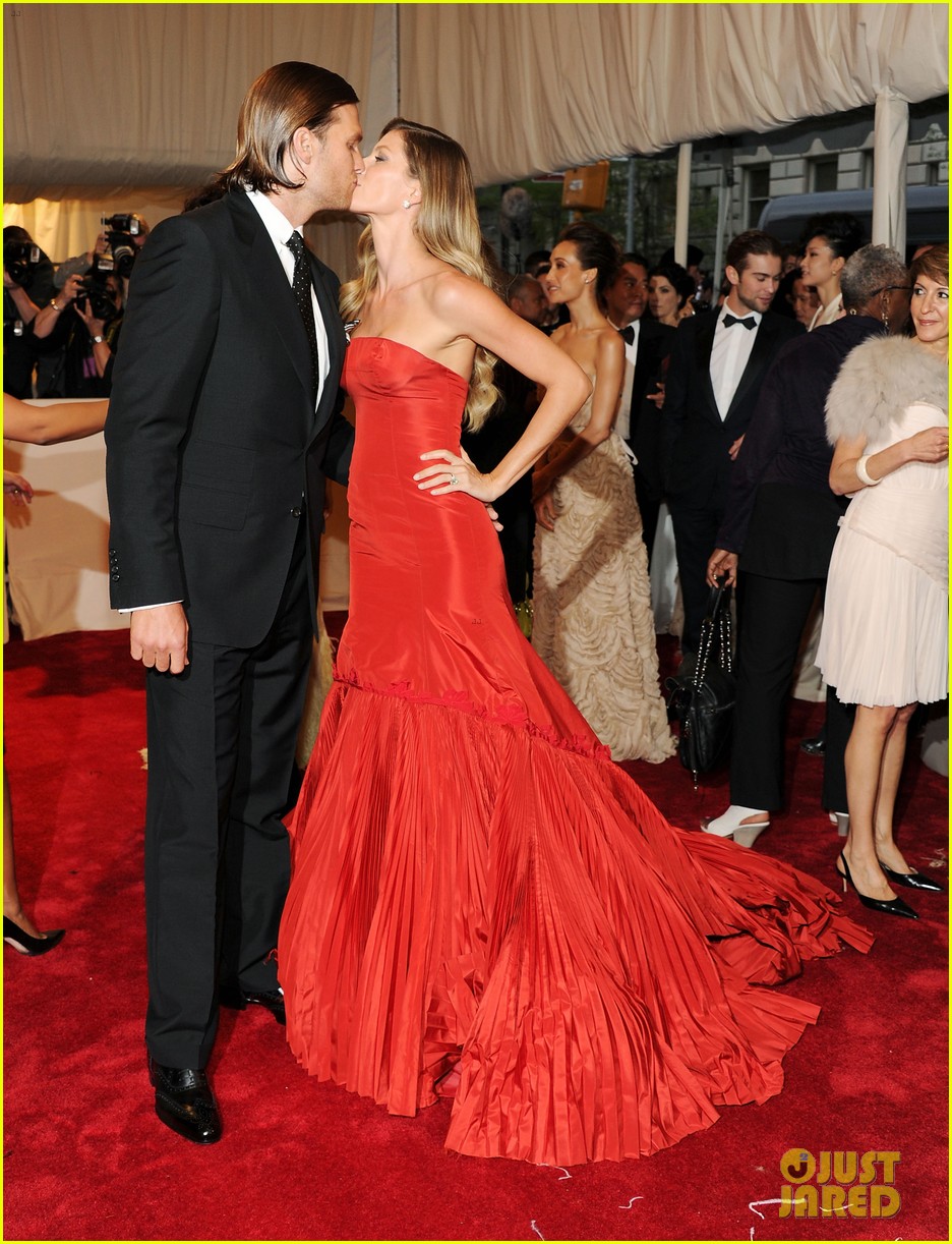 Look Back at the Met Gala Red Carpet From 10 Years Ago!
