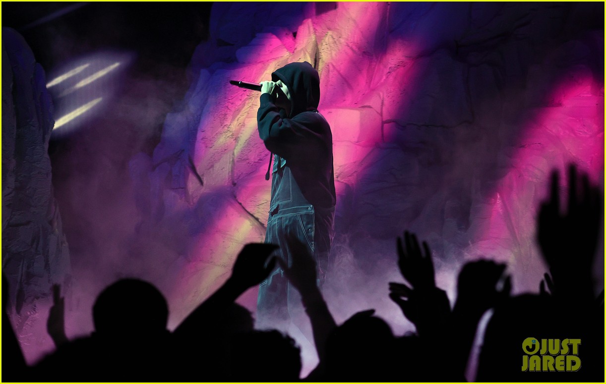 Justin Bieber & The Kid LAROI Drop Into the MTV VMAs 2021 With 'Stay' & 'Ghost' - Watch!