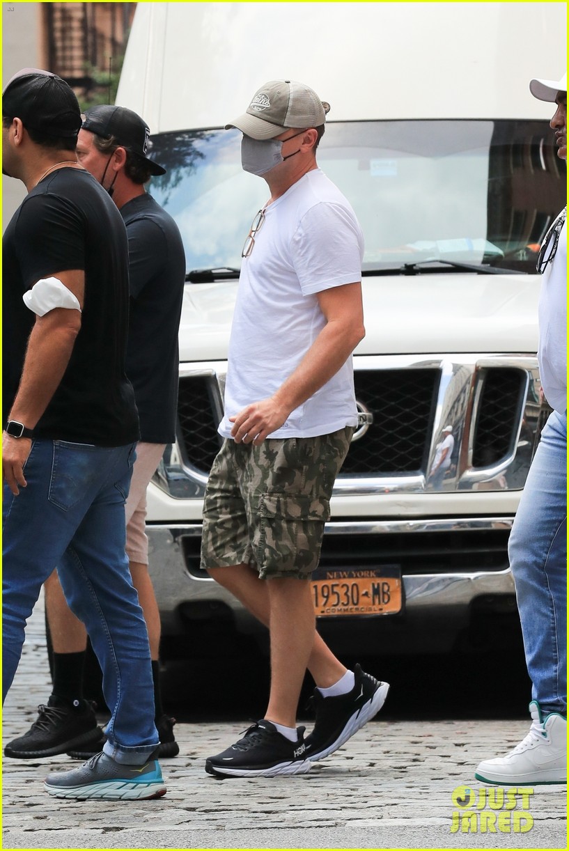 Leonardo DiCaprio Went Shopping with Girlfriend Camila Morrone, But Chose to Wait Outside This One Store!