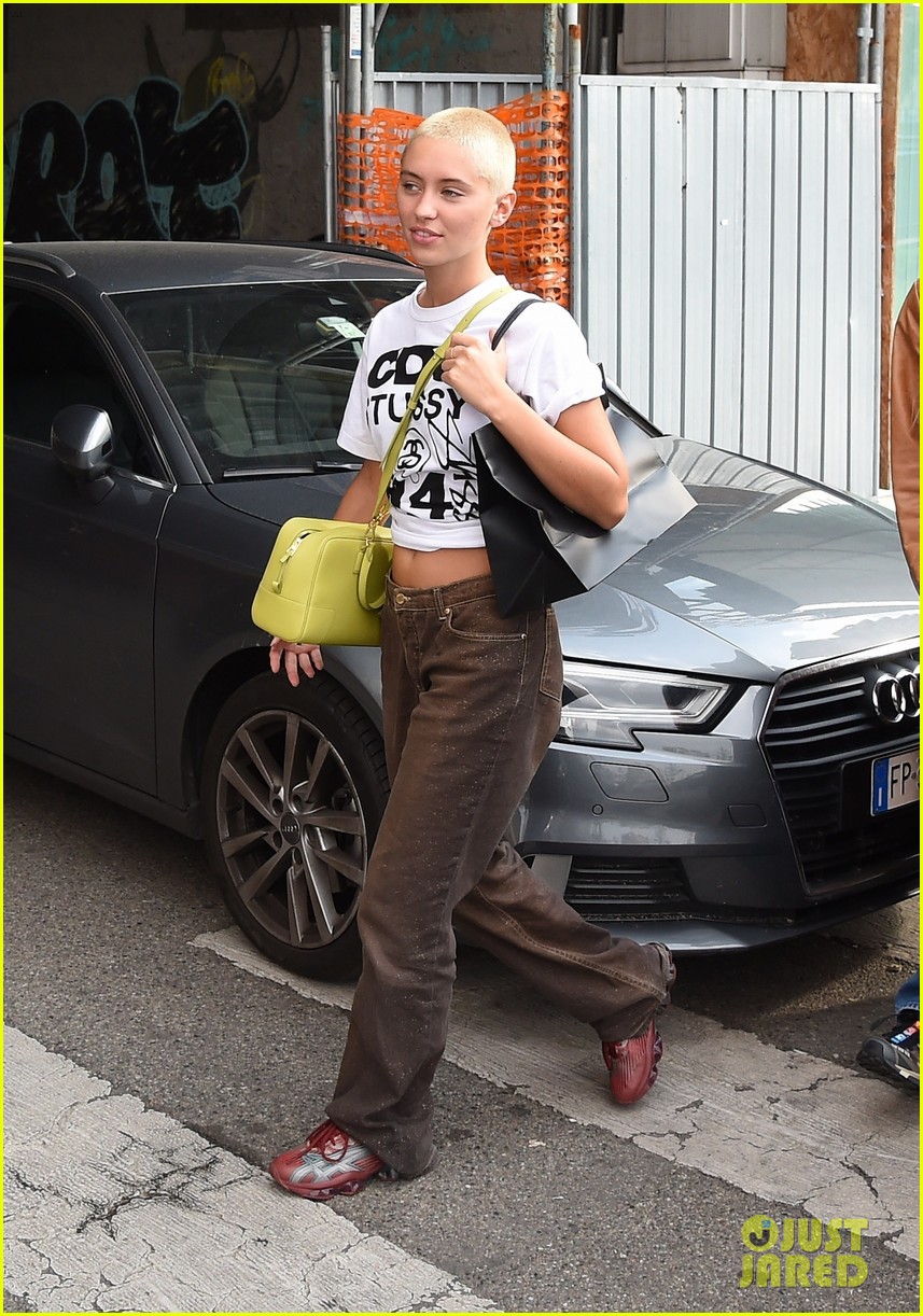 'Pistol' Star Iris Law Shows Off Her Blonde Buzz Cut at Milan Fashion Week 2021