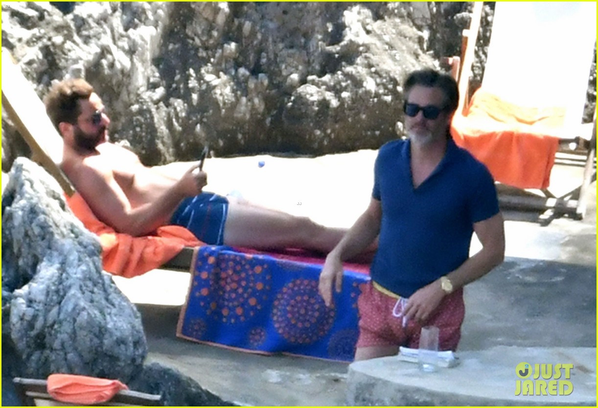 Chris Pine Shows Off Toned Back Muscles While On A Birthday Trip in Italy