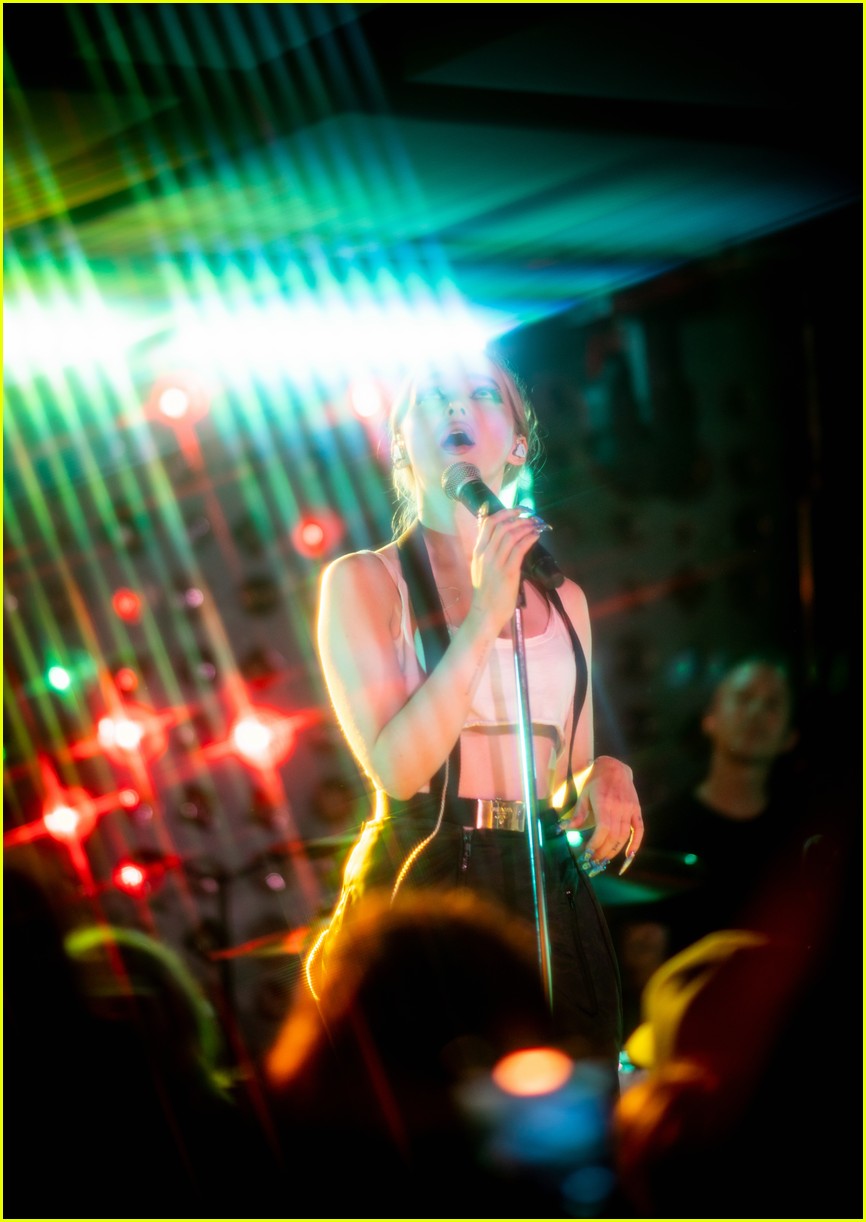 Dove Cameron Performs Sold Out Solo Show in New York - Check Out Concert Photos!