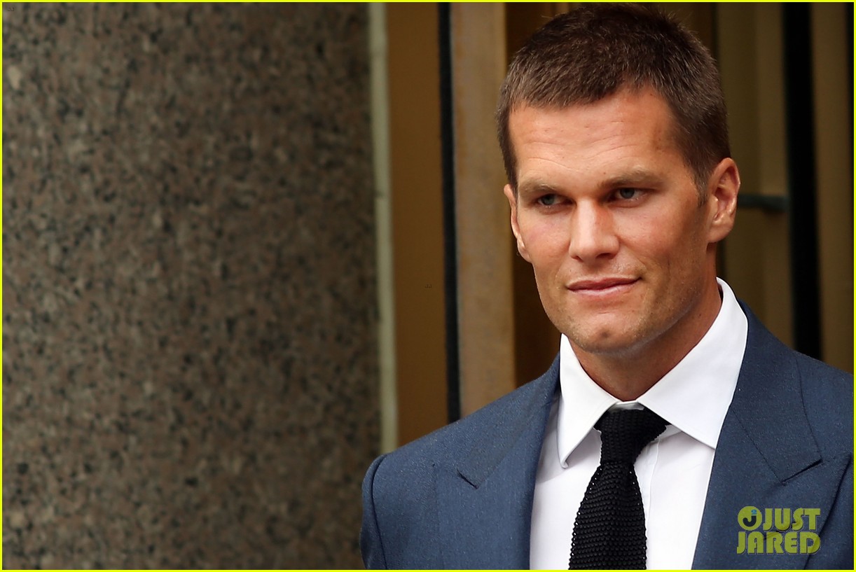 Tom Brady Reveals What Thanksgiving Is Like for Football Players & Talks About What He'll Eat