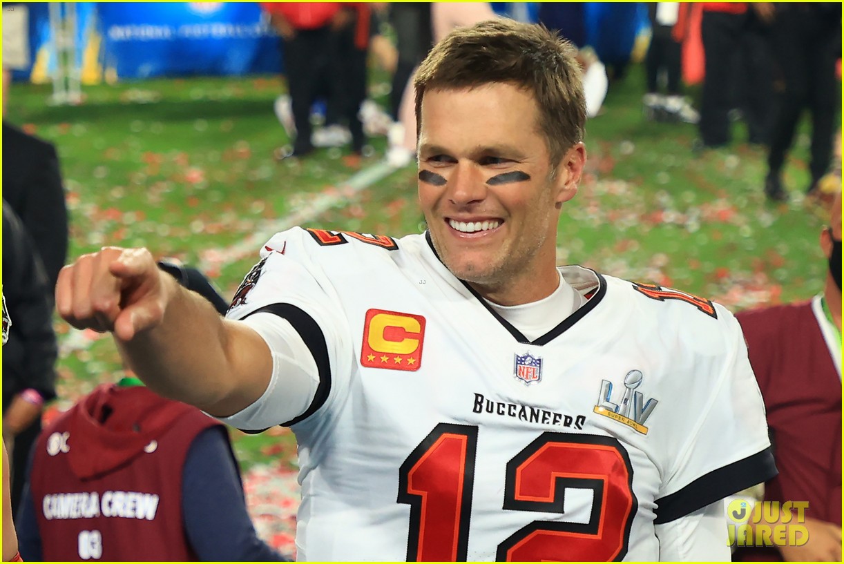 Tom Brady Reveals What Thanksgiving Is Like for Football Players & Talks About What He'll Eat