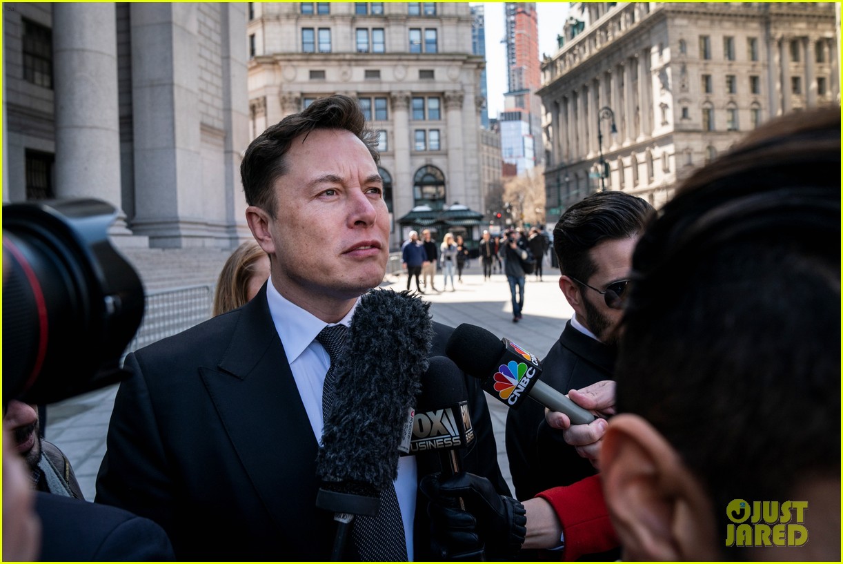 Elon Musk Says He'll Sell 10% of His Tesla Stock if Twitter Votes for Him to Do So