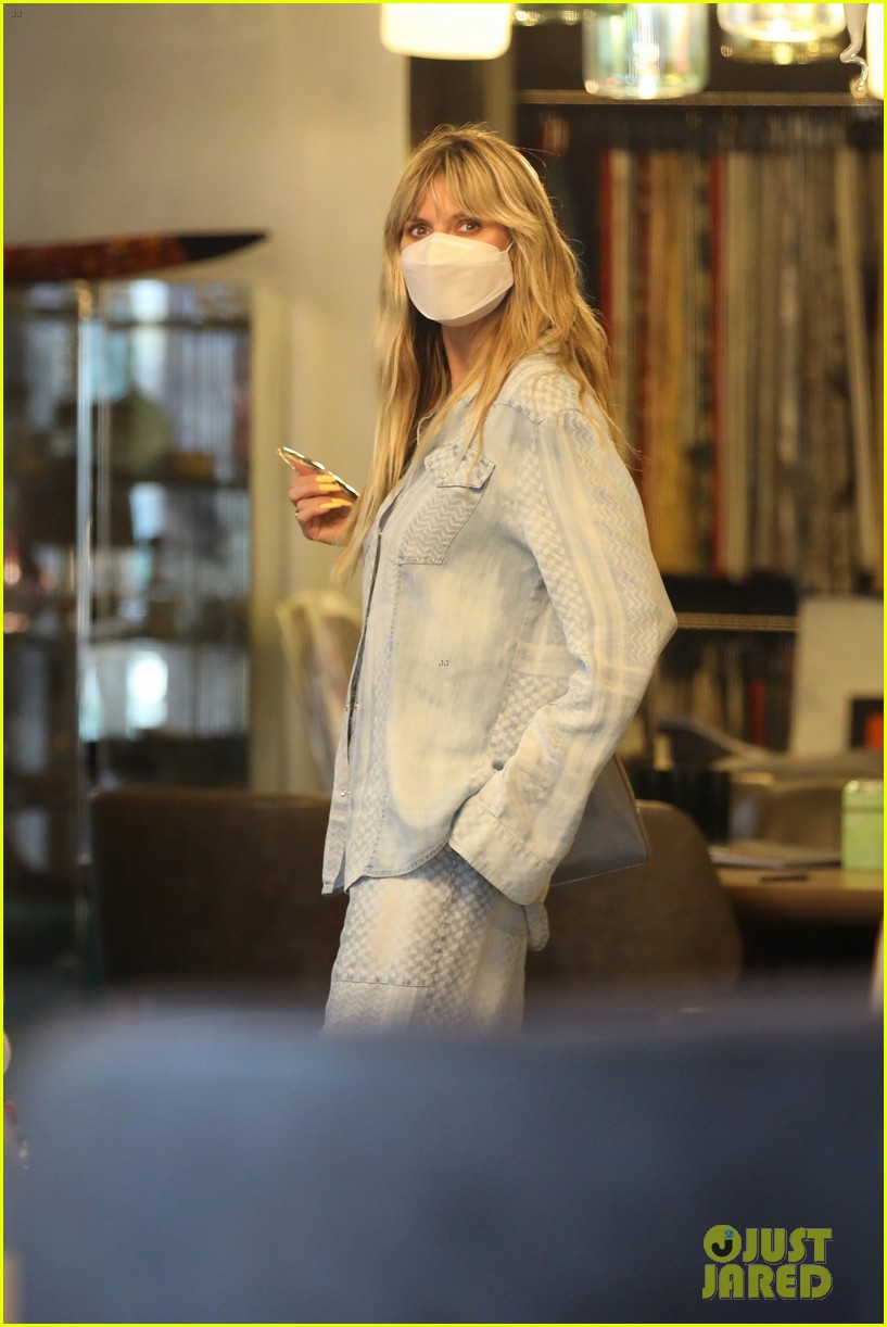 Heidi Klum & Husband Tom Kaulitz Hold Hands While Out Furniture Shopping