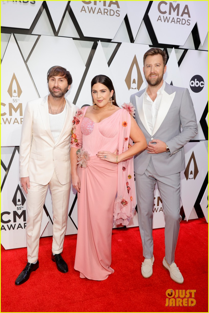 Miranda Lambert Celebrates Her Birthday at CMA Awards 2021 with Husband Brendan McLoughlin!