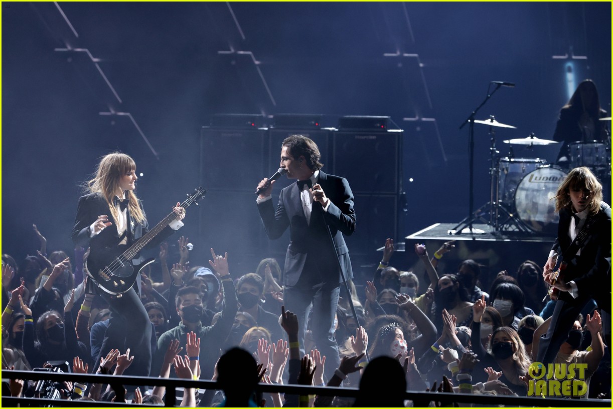 Maneskin Rocks the AMAs 2021 Stage with Performance of Their Hit 'Beggin' - Watch Now!
