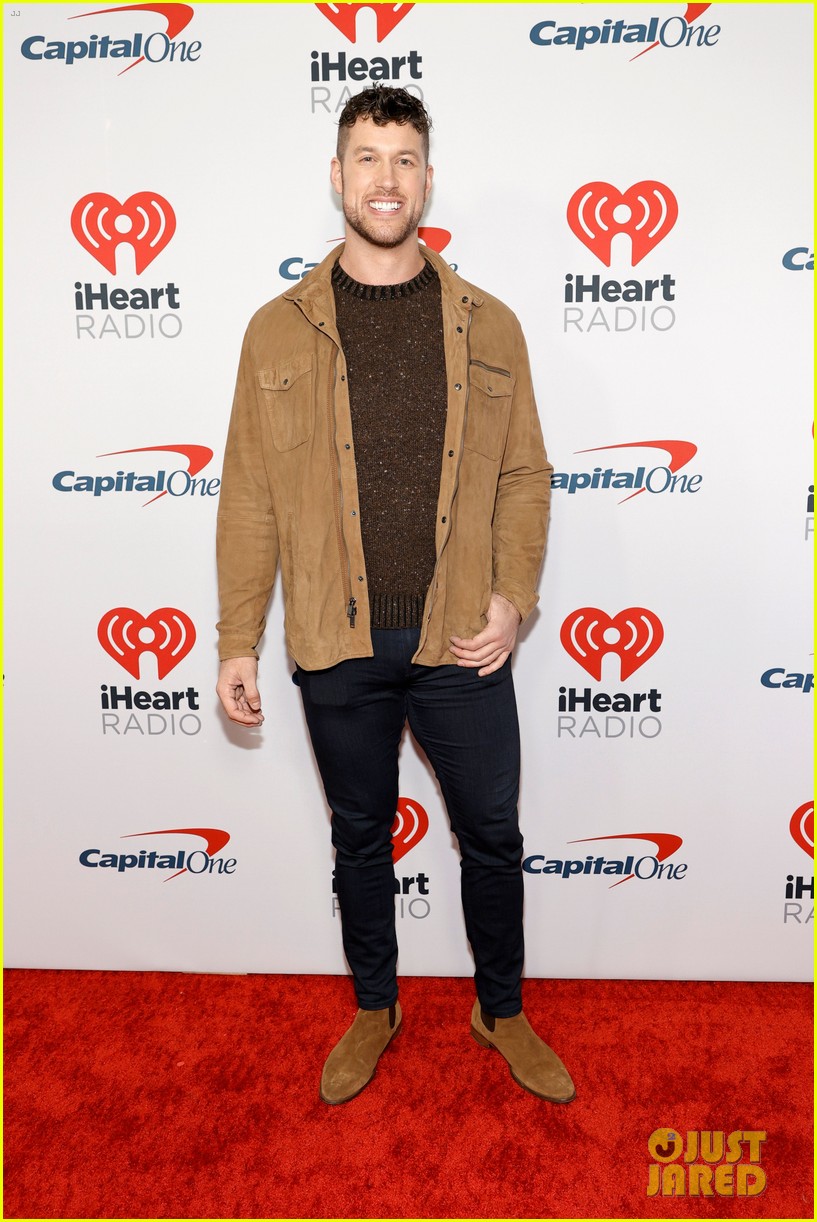 New 'Bachelor' Clayton Echard Joins Michelle Young, Kendall Long & Becca Tilley at Jingle Ball 2021