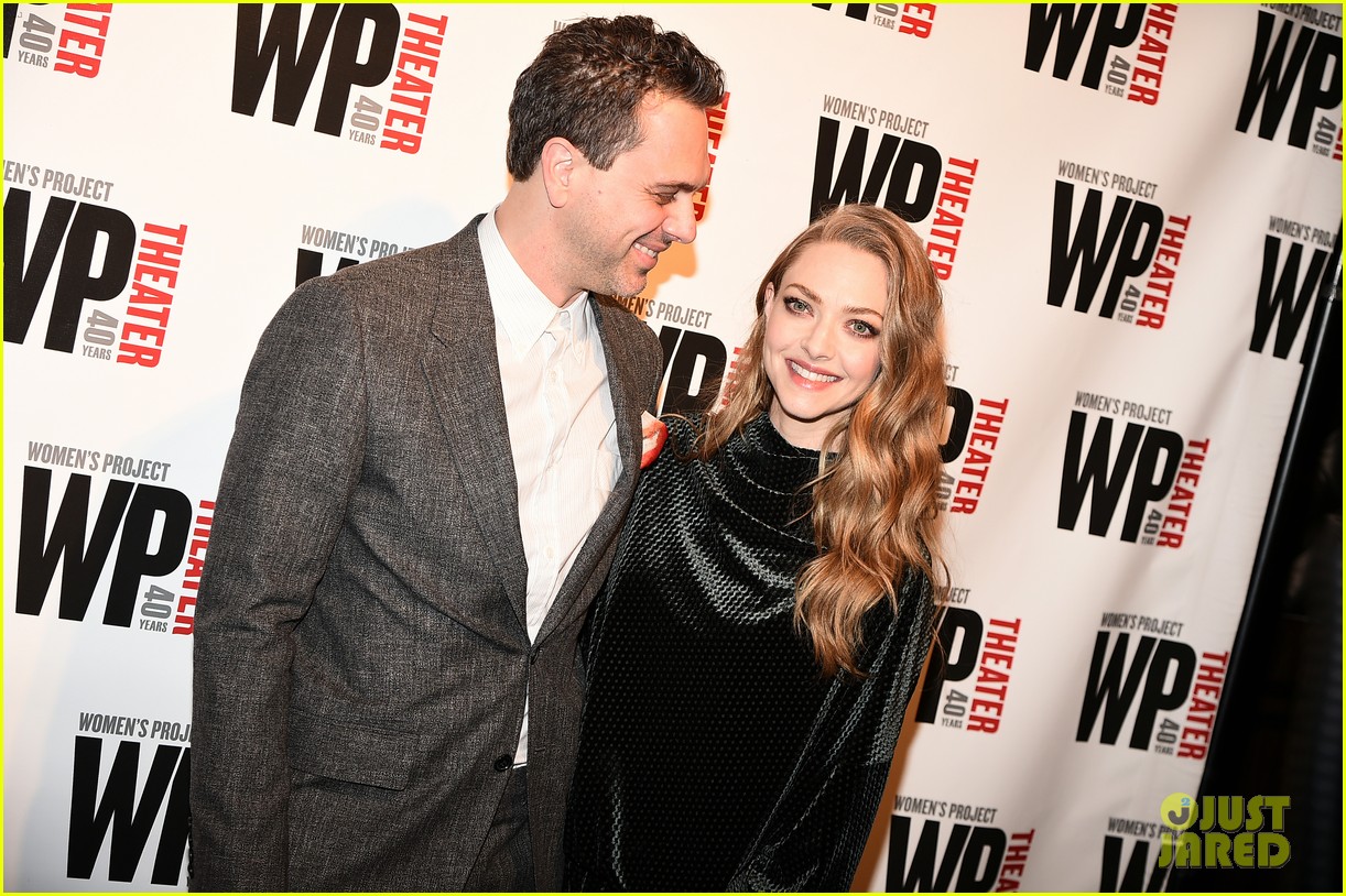 Amanda Seyfried & Thomas Sadoski Isolated Separately on Christmas Because of COVID-19 Exposure