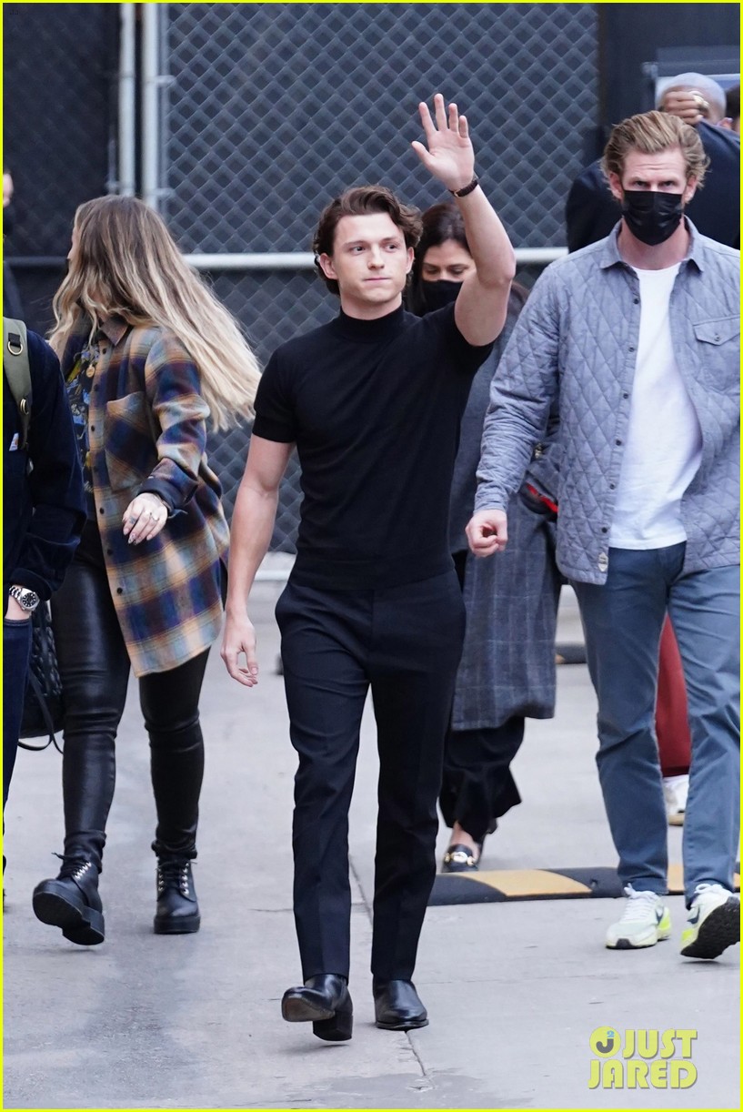 Tom Holland & Zendaya React to 'Spider-Man: No Way Home' Fan Theories on 'Jimmy Kimmel Live!'