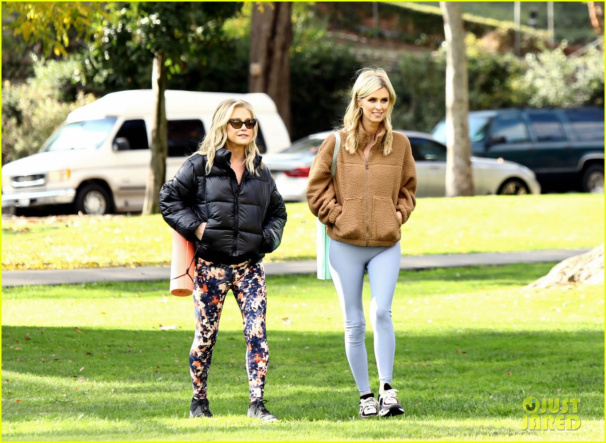 Nicky Hilton & Mom Kathy Spotted Hanging Out on Candy Spelling's Bench in the Park