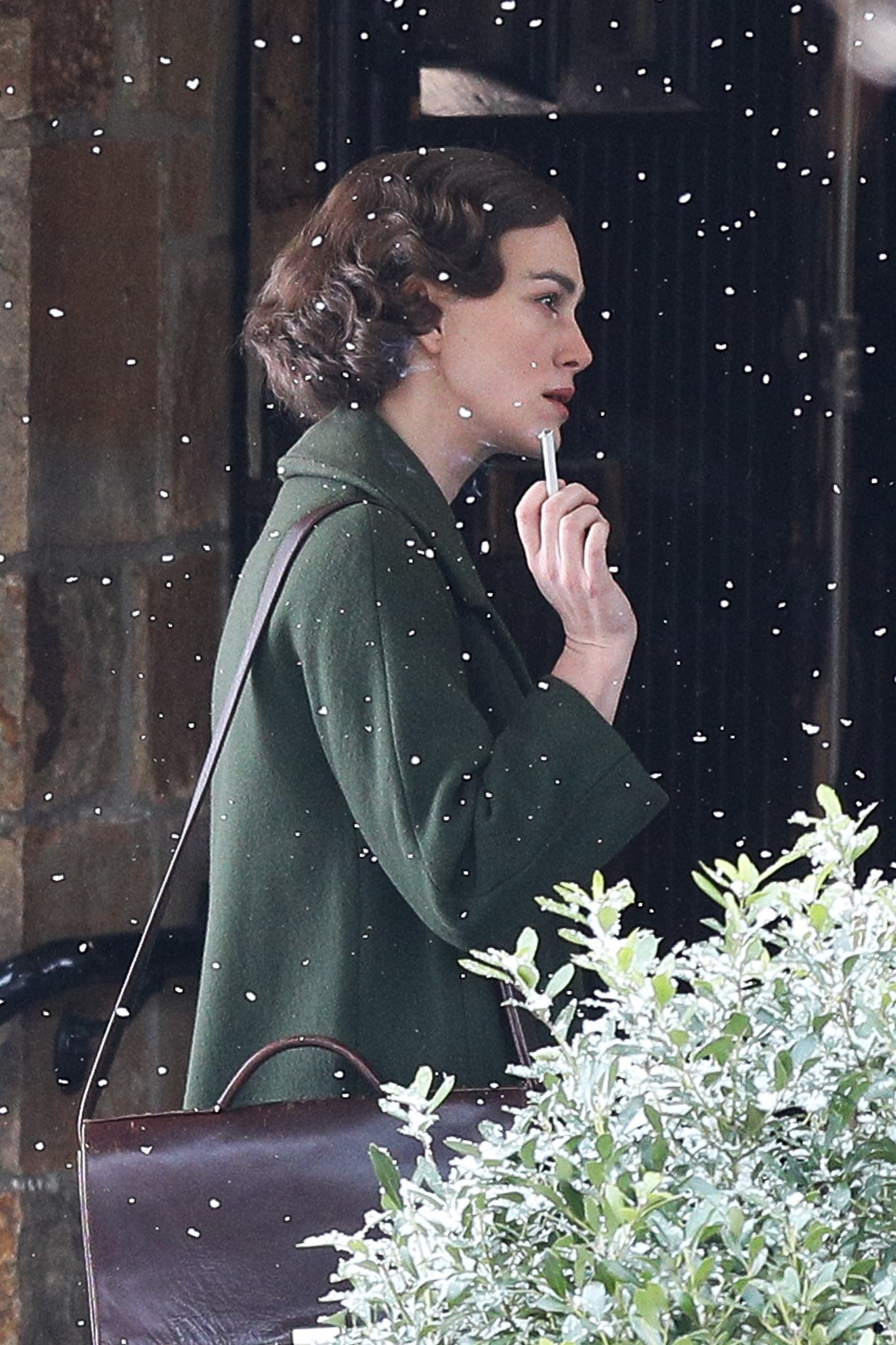 Keira Knightley Films Snowy Scenes on the Set of 'Boston Stranger' - Just Jared - Celebrity News and Gossip | Entertainment Keira Knightley Films Snowy Scenes on the Set of 'Boston Stranger' - Just Jared - Celebrity News and Gossip | Entertainment
