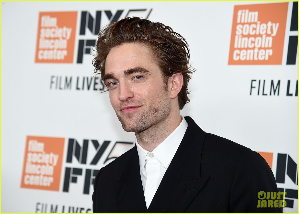 Robert Pattinson Reveals His Agents' Reaction to 'Batman' Casting