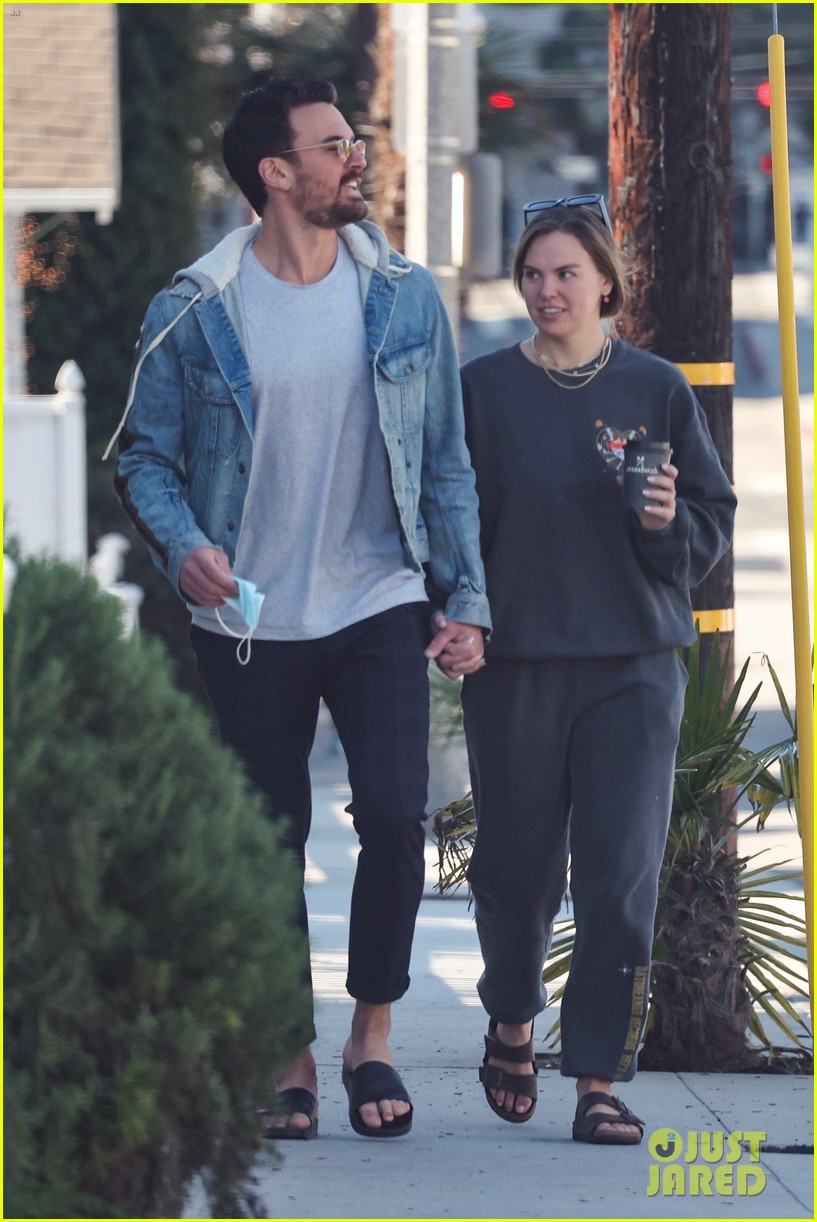 Hannah Brown is All Smiles During Morning Coffee Run with Boyfriend Adam Woolard