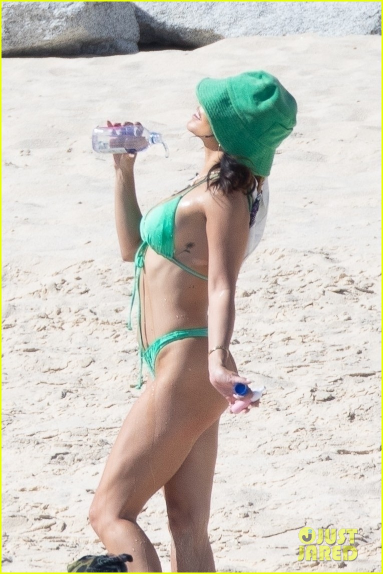 Vanessa Hudgens Body Type One Celebrity