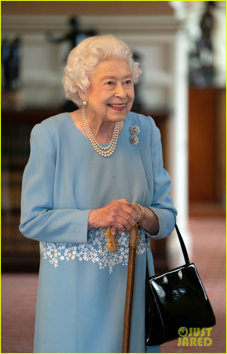 Buckingham Palace Releases Short Statement After Queen Elizabeth Death Hoax