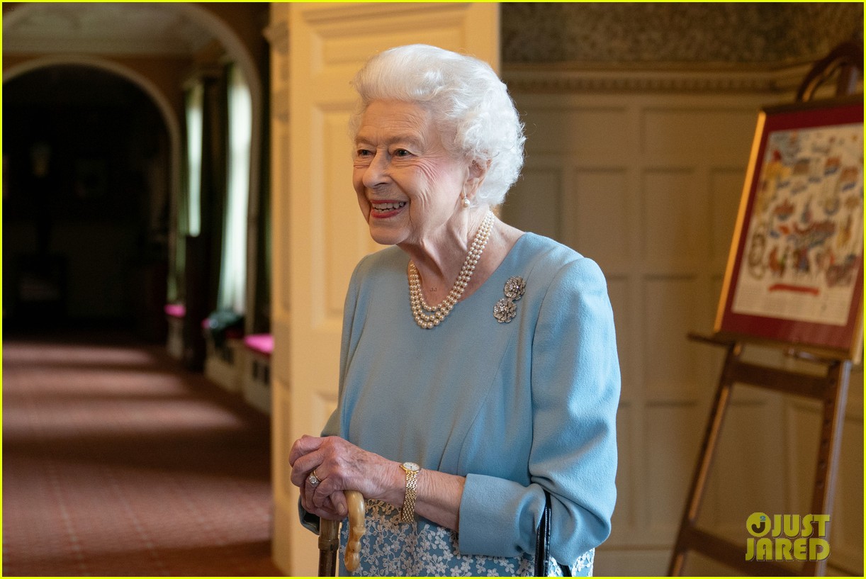 Buckingham Palace Releases Short Statement After Queen Elizabeth Death Hoax