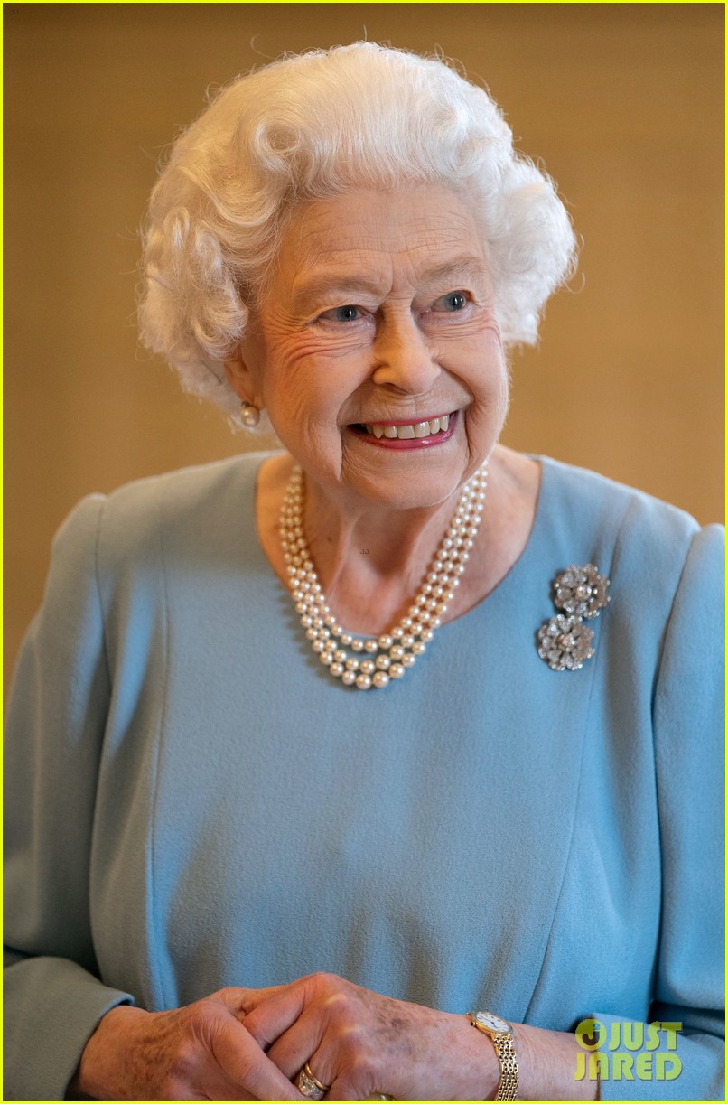 Buckingham Palace Releases Short Statement After Queen Elizabeth Death Hoax