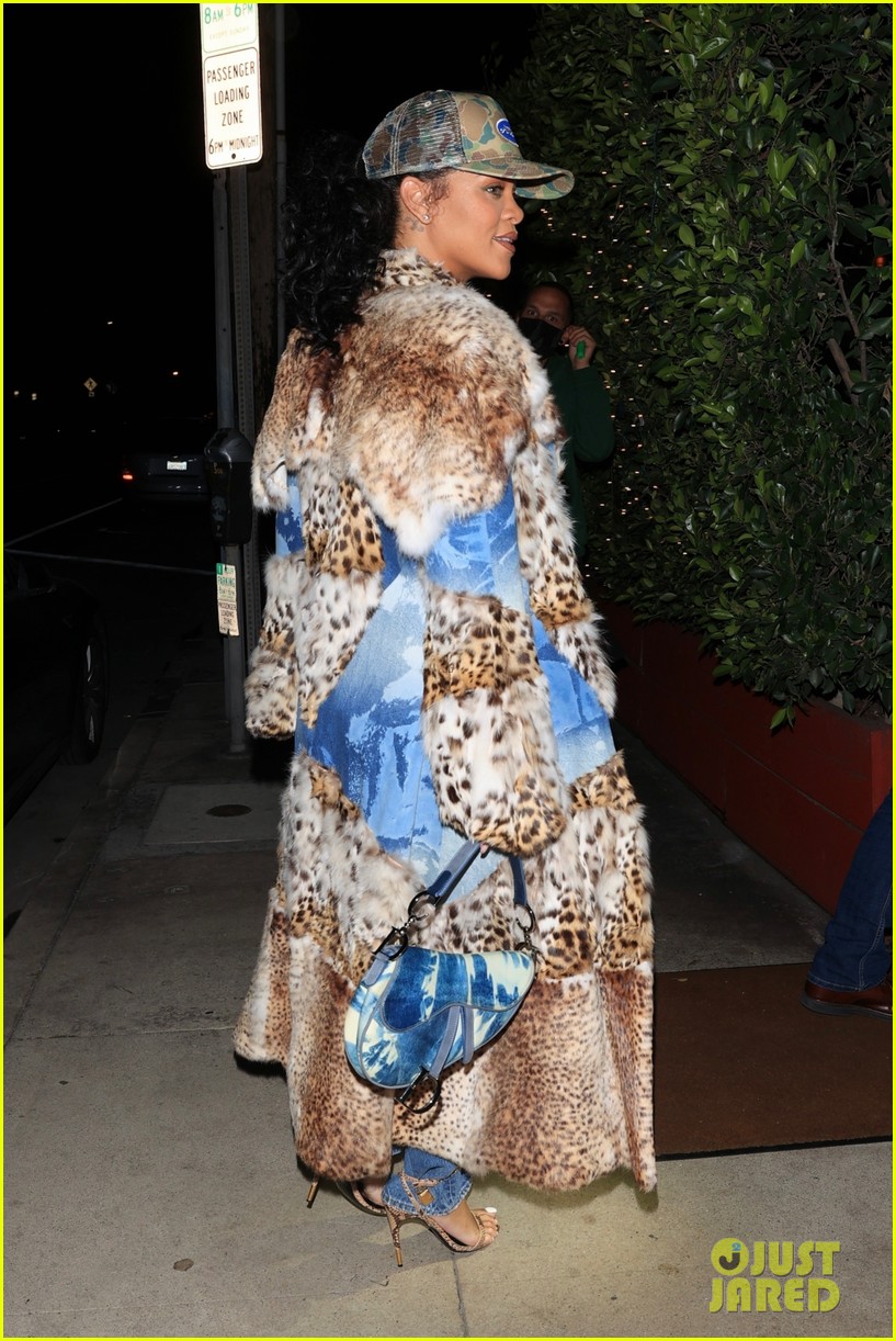 Pregnant Rihanna Bares Her Baby Bump While Out for Dinner - See Photos!