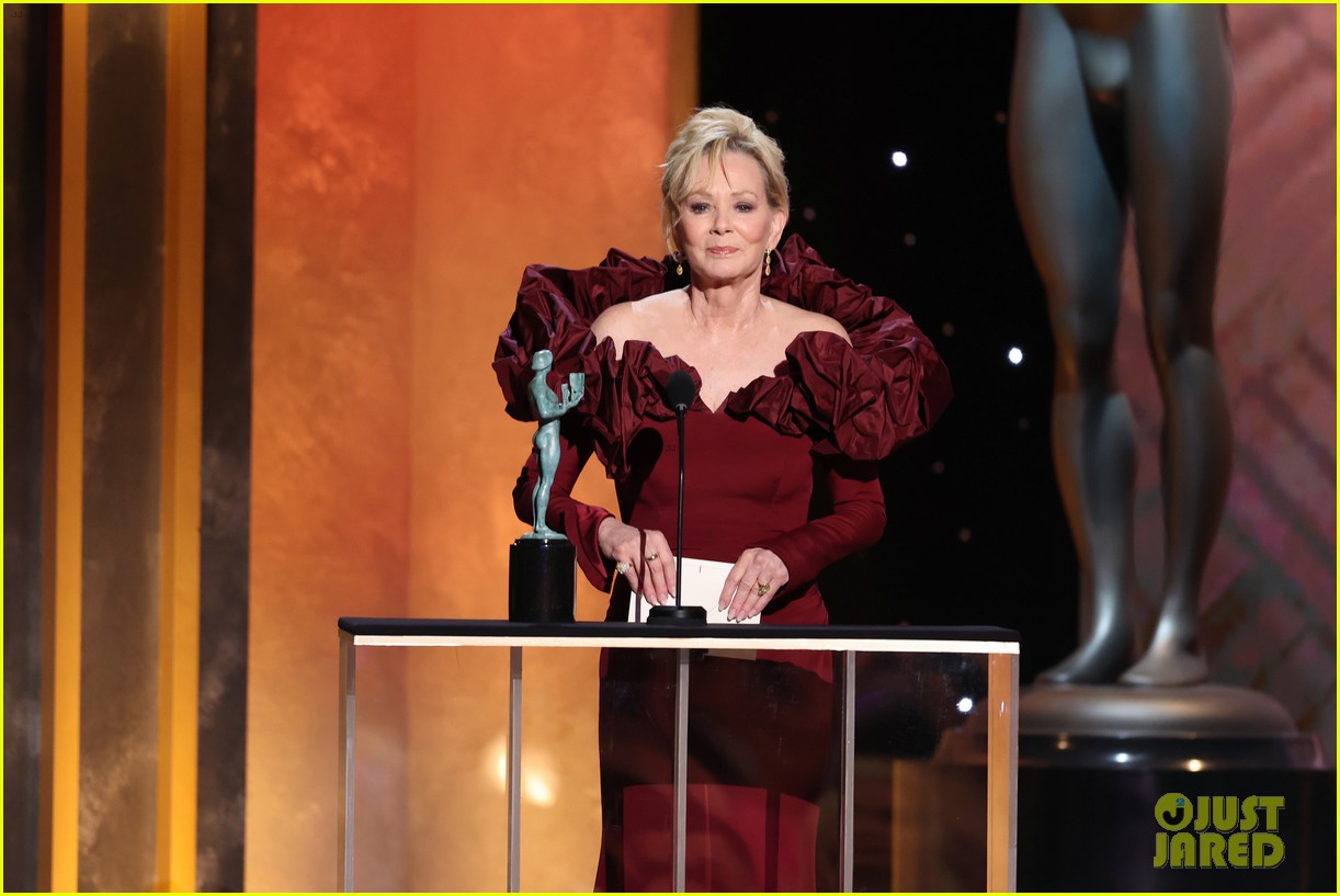 Jean Smart Wins for Best Female Actor in a Comedy Series at SAG Awards 2022